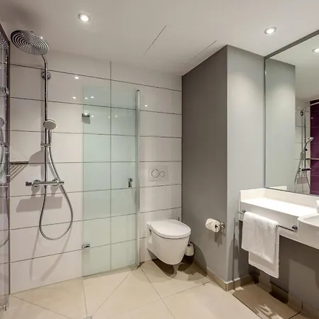 Premier Inn Hamburg St. Pauli-2
